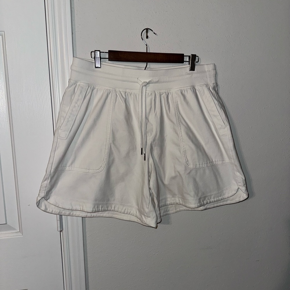 Athleta Women's Cream Athletic Shorts NWOT